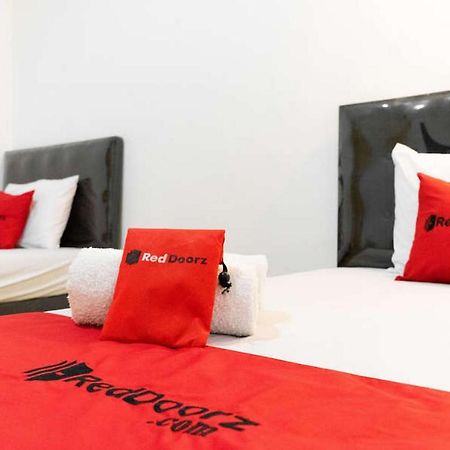 Отель Reddoorz Near Sam Poo Kong 3 Семаранг Экстерьер фото